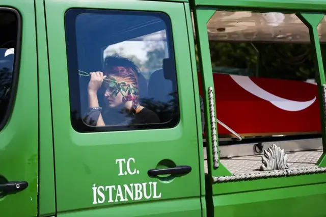 Öldürülen Cumhuriyet savcısı Ercan Kayhan gözyaşları içinde son yolculuğuna uğurlandı