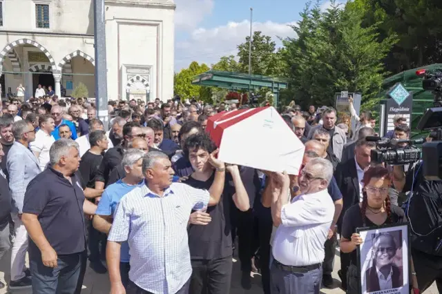Öldürülen Cumhuriyet savcısı Ercan Kayhan gözyaşları içinde son yolculuğuna uğurlandı
