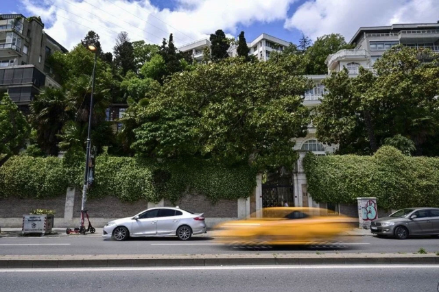 İstanbul Boğazı'nın en pahalılarından Beyaz Köşk yeniden satışa çıktı