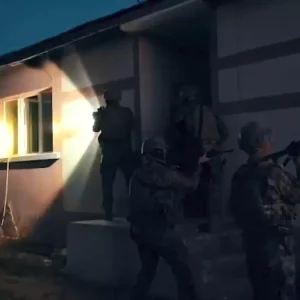 49 Ilde Mali Suc Orgutlerine Operasyon 115 Supheli Yakalandi