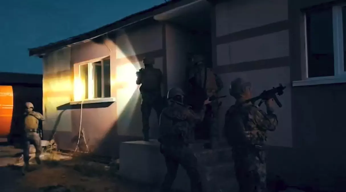 49 Ilde Mali Suc Orgutlerine Operasyon 115 Supheli Yakalandi
