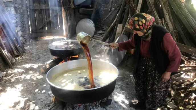 50 kiloluk kazanlarda 1 litre kulle kaynatiliyor kilosu 500 liradan