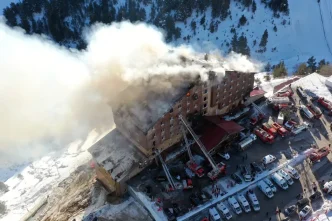 78 kisinin can verdigi otel yangininda 4 kisi icin daha