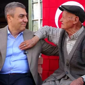 90 Yasindaki Garip Dede Yilin Esnafi Secildi