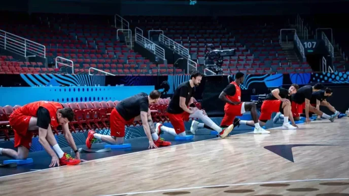 A Milli Erkek Basketbol Takimi Sirbistan ile Karsilasiyor