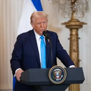 ABD Yuksek Mahkemesi Trump Yonetiminin Dis Yardimi Askiya Alma Yetkisini