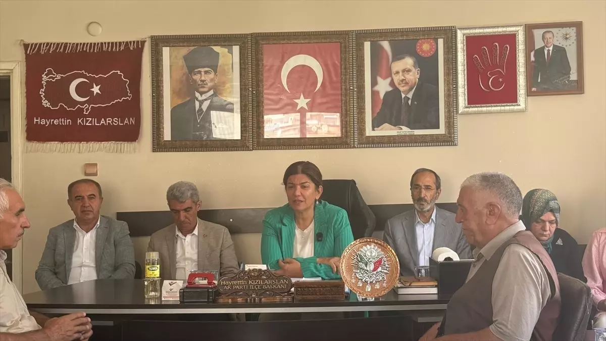 AK Parti Diyarbakir Milletvekili Suna Kepolu Ataman Cermikte ziyaretlerde bulundu