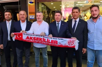 Adalet Bakani Yilmaz Tunc Antalyada Esnafi Ziyaret Etti