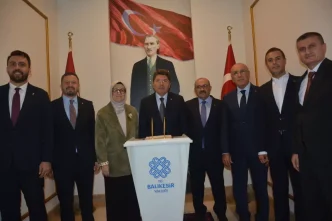 Adalet Bakani Yilmaz Tunc Balikesirde Esnaf ve Is Dunyasiyla Bulustu