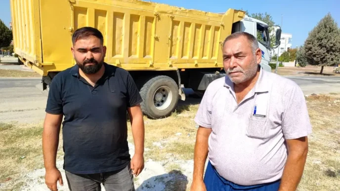 Adanada Baba ve Ogul Aldiklari Cekin Karsiliksiz Cikmasiyla Dolandirildiklarini Iddia