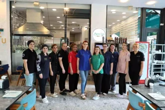 Adanada Esinin Destegiyle Tatliciliga Adim Atan Kadin 20 Kisiye Istihdam