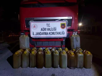 Agrida Yol Kontrolunde Kacak Akaryakit ve Sigara Ele Gecirildi