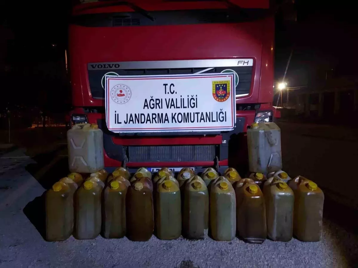 Agrida Yol Kontrolunde Kacak Akaryakit ve Sigara Ele Gecirildi