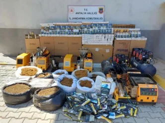 Alanyada Kacak Tutun Operasyonu 226 Bin Bos Makaron Ele Gecirildi