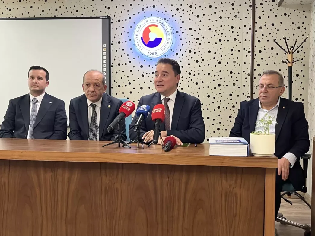 Ali Babacan Cankirida Esnafla Bulustu