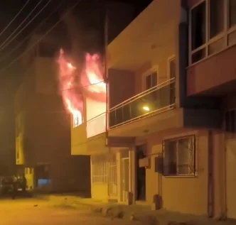 Alkollu Baba Evini Atese Verip Hayatini Kaybetti