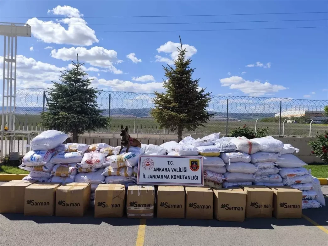 Ankarada 6 Ton Kacak Tutun Ele Gecirildi