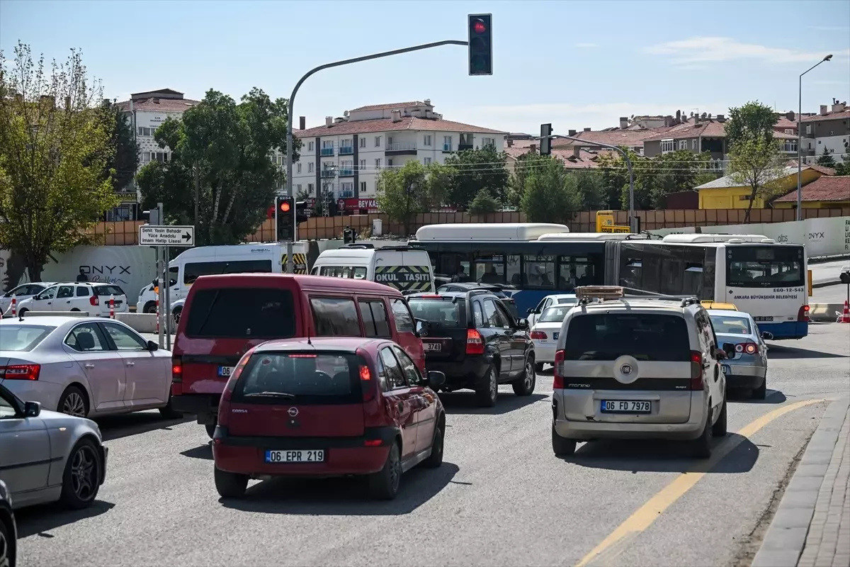 Ankarada Trafik Kaosu Yenikent Kavsak Calismalari Tepkiye Neden Oldu