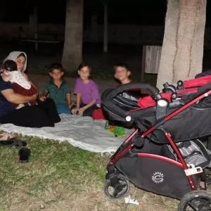 Antalyada Su Baskini 4 Cocukla Sokakta Yasam Mucadelesi