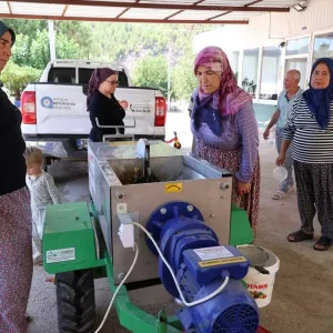 Antalyada Uzum Hasadi Icin Ucretsiz Sikma Makinesi Destegi