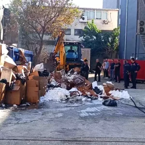 Atasehirde Fabrika Bahcesinde Yangin Haberler