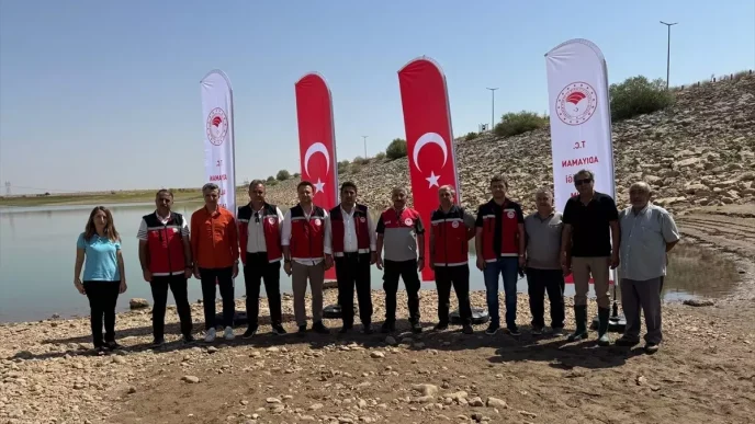 Ataturk Baraj Goletine 1 Milyon 75 Bin Balik Yavrusu Salindi