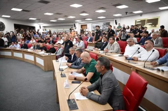 Aydin Buyuksehir Belediyesi Meclis Toplantisi Tartismalarla Ertelendi