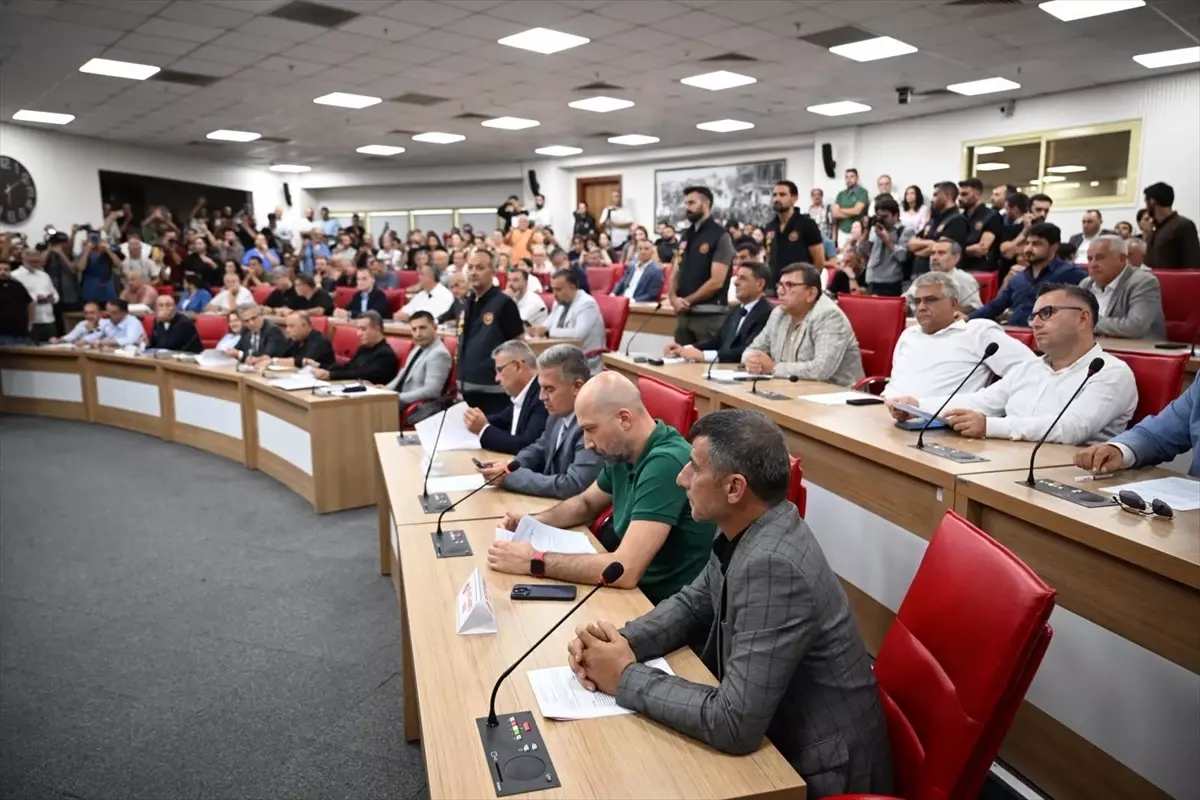 Aydin Buyuksehir Belediyesi Meclis Toplantisi Tartismalarla Ertelendi