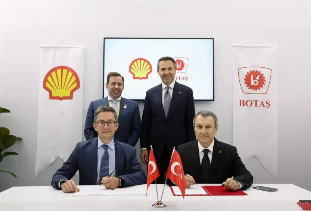BOTAS ile Shell Arasinda 24 Milyar Metrekupluk LNG Anlasmasi Imzalandi