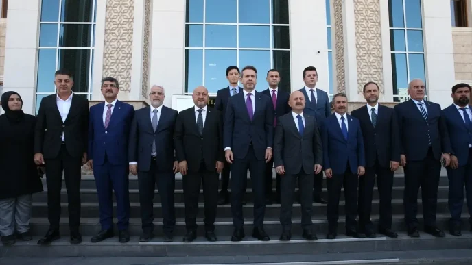 Bakan Bayraktar Adiyaman Ayaga Kalkmis Bir Sehir