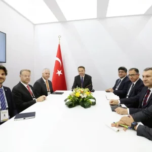 Bakan Bayraktar Chevron Yoneticileri ile Enerji Gorusmesi Yapti