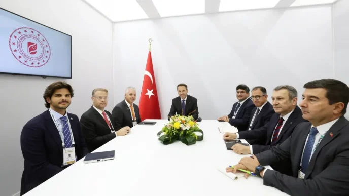 Bakan Bayraktar Chevron Yoneticileri ile Enerji Gorusmesi Yapti