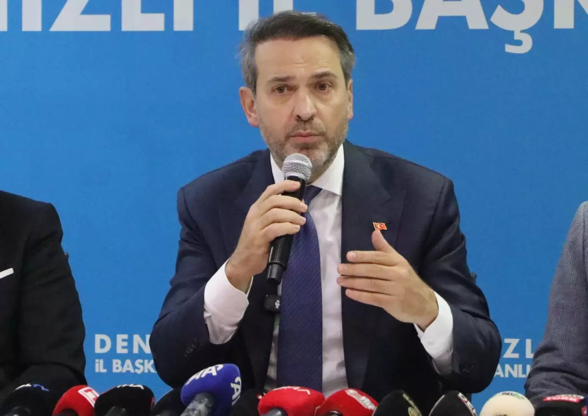 Bakan Bayraktar Denizlide AK Parti Teskilati ile Bulustu