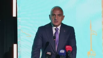 Bakan Ersoy Turk Sanatinin Kuresel Basarisini Vurguladi