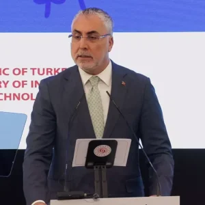 Bakan Isikhan 2 milyon 385 bin kadin aktif is gucu