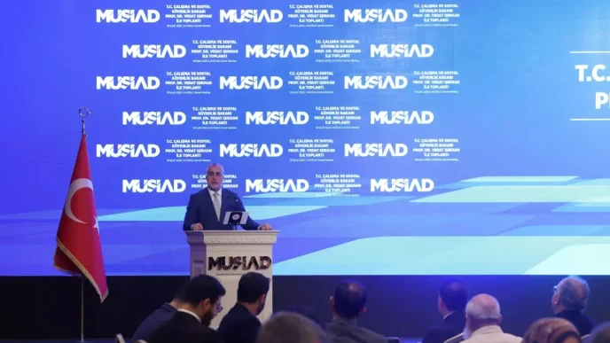 Bakan Isikhan MUSIAD Toplantisinda Is Dunyasi Temsilcileriyle Bir Araya Geldi