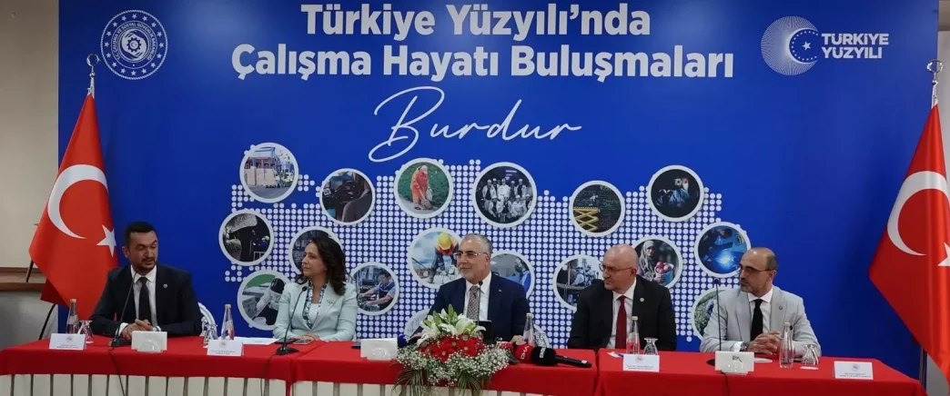 Bakan Isikhan Turkiye Dunyanin Guven Adasi Olmaya Devam Ediyor