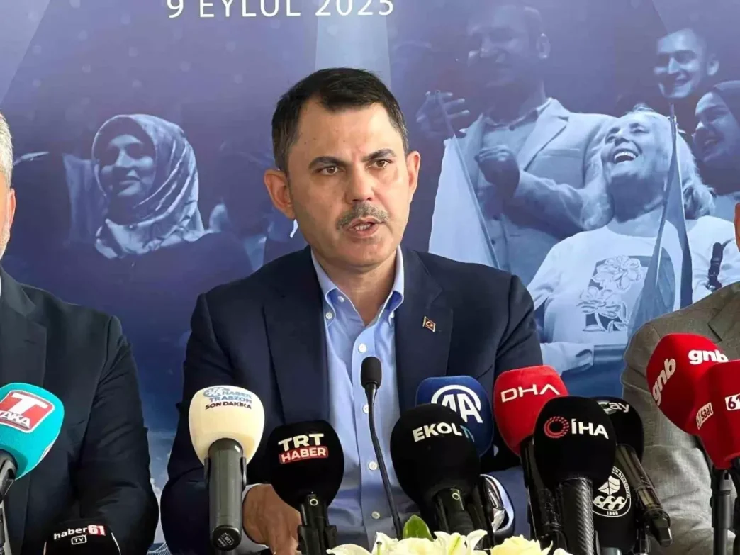 Bakan Murat Kurum Deprem bolgesinde yilsonuna kadar evine girmeyen kimseyi