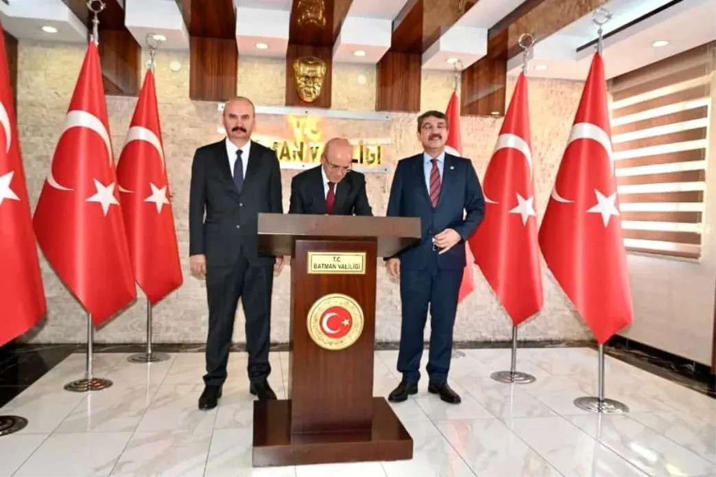 Bakan Simsek Batmanda Valiligi Ziyaret Etti