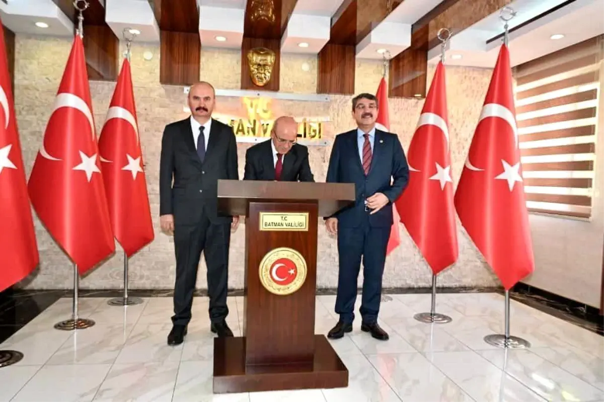 Bakan Simsek Batmanda Valiligi Ziyaret Etti