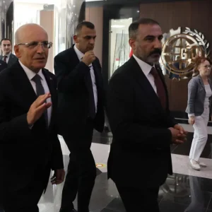 Bakan Simsek Gaziantepte Is Dunyasiyla Bulustu
