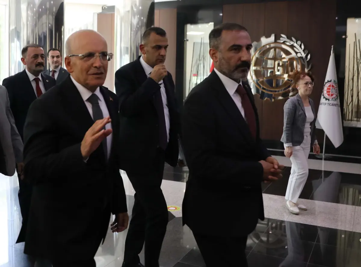 Bakan Simsek Gaziantepte Is Dunyasiyla Bulustu