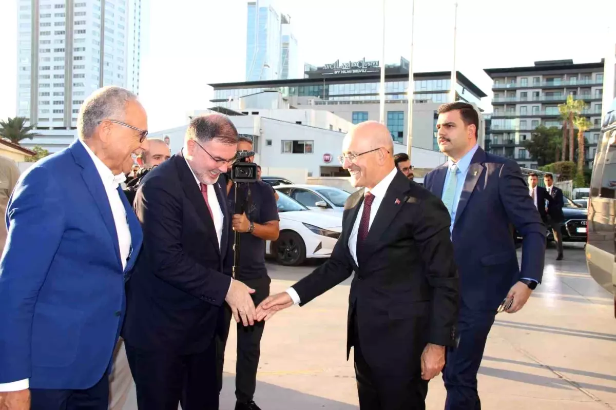 Bakan Simsek Izmir Is Insanlariyla Istisareler Verimli Oldu