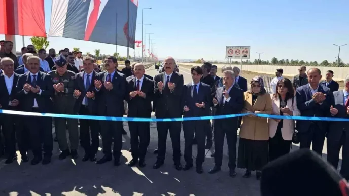 Bakan Simsek once yolu acti sonra TOGG ile gecti
