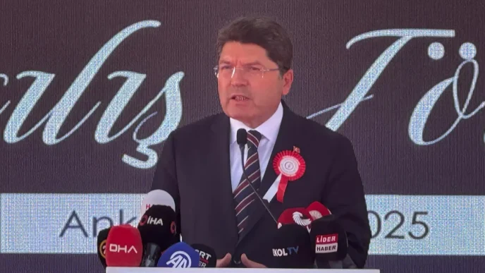 Bakan Tunc Turkiyede tek bir hukuk sistemi var