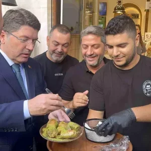 Bakan Tunctan Antalyada Esnaf Ziyareti