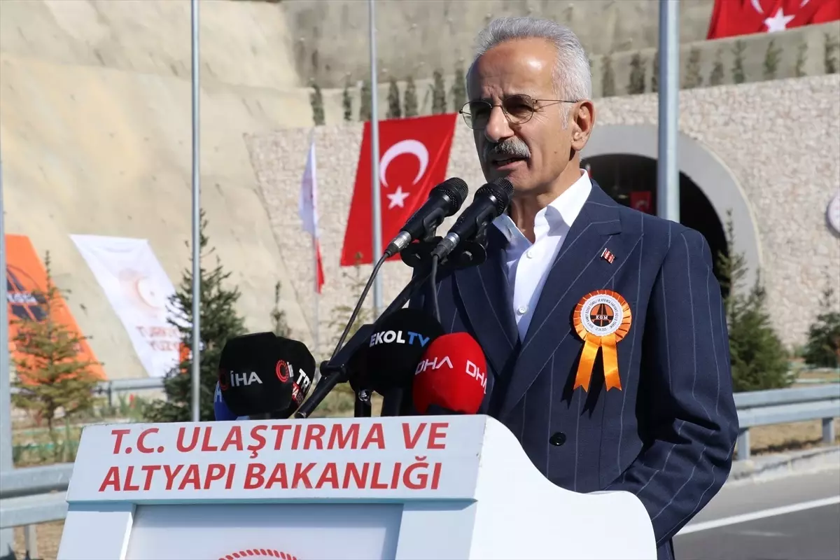 Bakan Uraloglu Amasyada Aydinca Varyanti ve Sehit Ahmet Ozsoy Tunelinin