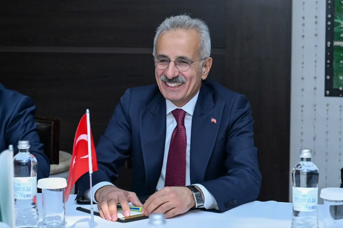 Bakan Uraloglu Turk Dunyasi Ulastirma Bakanlari ile Gorustu