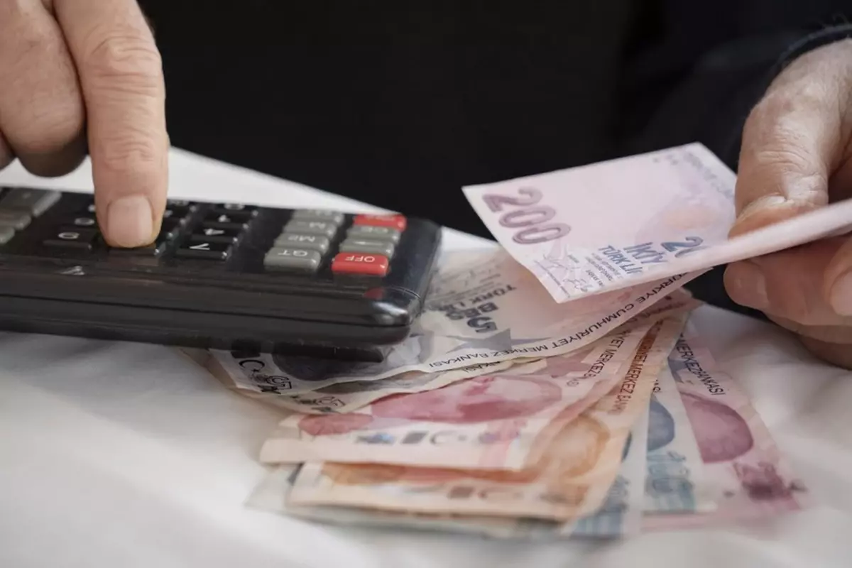 Bankalar kiyasiya yarista Emekli promosyonlari 35 bin TLye cikabilir