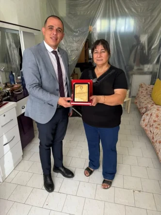 Beysehirde 35 Yilini Dolduran Esnaflara Plaket Takdim Edildi